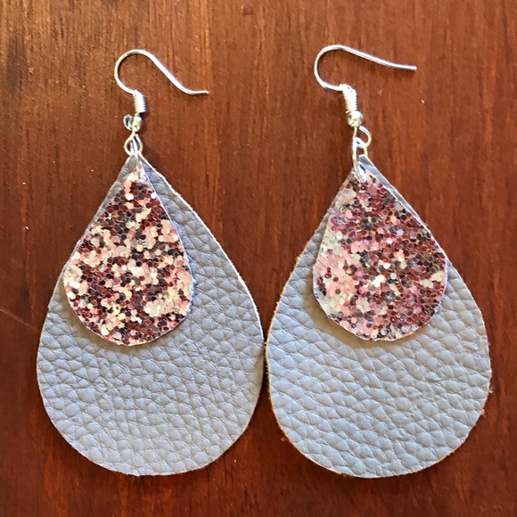 Faux leather dangle drop earrings - Picture 1 of 1